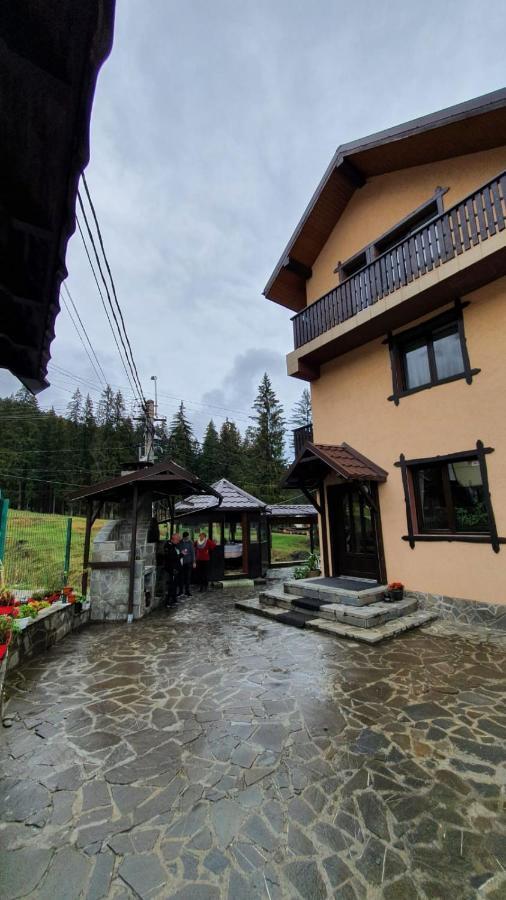 Casa Teleferic Hotell Buşteni Eksteriør bilde
