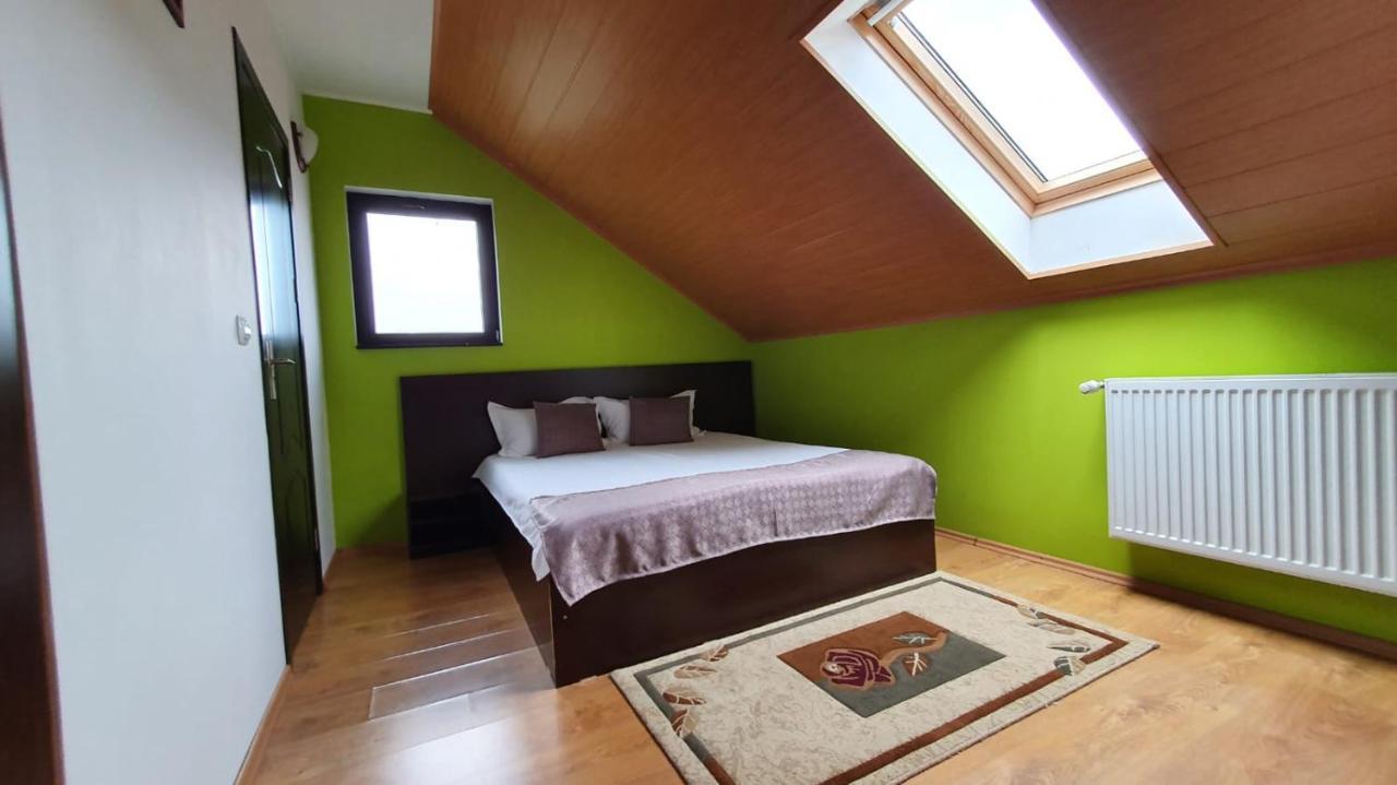 Casa Teleferic Hotell Buşteni Eksteriør bilde