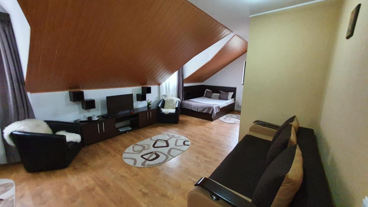 Casa Teleferic Hotell Buşteni Eksteriør bilde